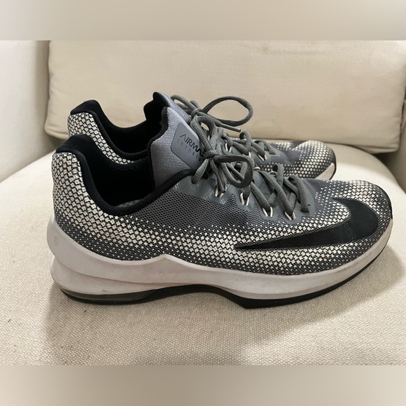 Nike Men's Air Max Infuriate Low Gray Basketball Shoes Size 9.5 - Picture 3 of 5
